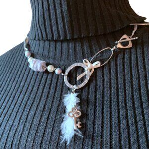 3x35$ 🐿 🍁Handmade - Elegant Baby blue and White Feather Key Necklace